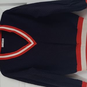 MNG basic perforated top v- neck